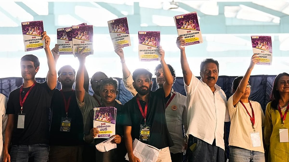 Dhruv Rathee, Abhijeet Dipke and Prakash Raj at the CJP protest at Freedom Park, Bengaluru, ahead of the October 10 Jantar Mantar protest
